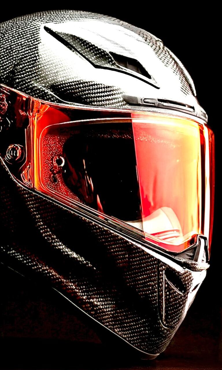 التزامك بالخوذة يعكس وعيك بسلامتك (Helmet)